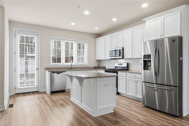 1115 Sray Ln, South Fayette, PA 15017