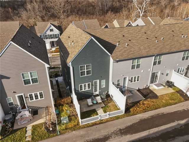 1115 Sray Ln, South Fayette, PA 15017