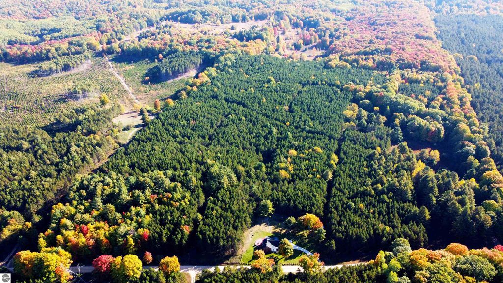 Image 28 of property listing at Unit 20 NW Dockery Road, Nw, Williamsburg, MI 49690