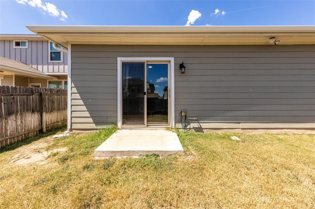368 Wapiti RD, Buda, TX 78610