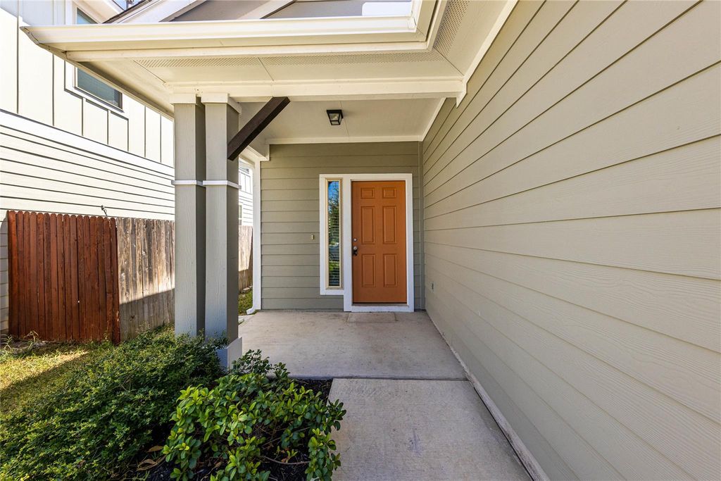 368 Wapiti RD, Buda, TX 78610