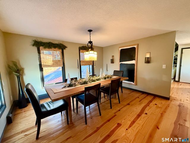 105 Riverside Drive, Meriden, CT 06451