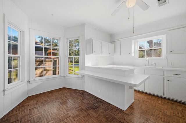 1420 N Shannon Street, Sherman, TX 75092