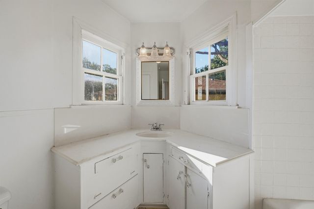 1420 N Shannon Street, Sherman, TX 75092