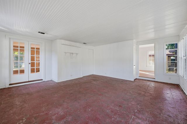 1420 N Shannon Street, Sherman, TX 75092