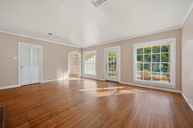1420 N Shannon Street, Sherman, TX 75092