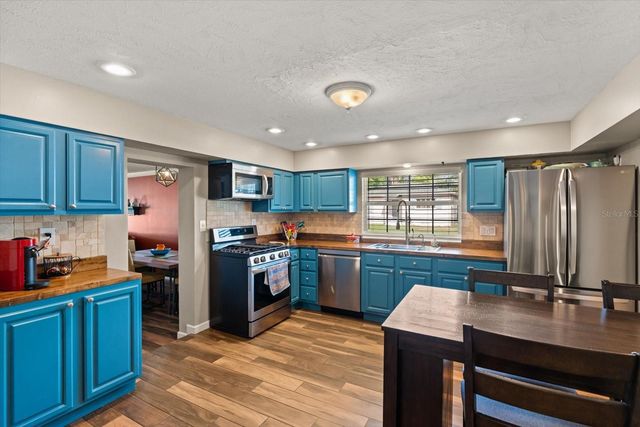 2 W STEELE STREET, Orlando, FL 32804