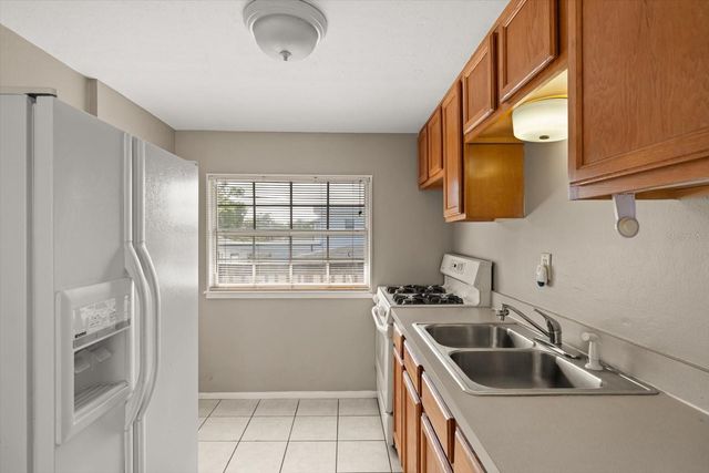 2 W STEELE STREET, Orlando, FL 32804