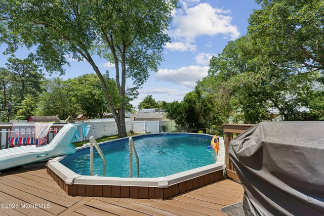 1012 Eastwind Avenue, Toms River, NJ 08753