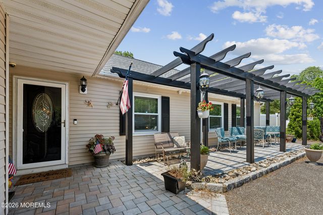 1012 Eastwind Avenue, Toms River, NJ 08753