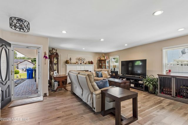 1012 Eastwind Avenue, Toms River, NJ 08753