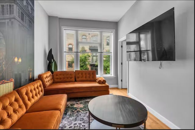 448 N Aberdeen Street 2, Chicago, IL 60642