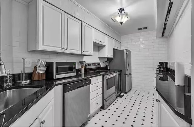 448 N Aberdeen Street 2, Chicago, IL 60642