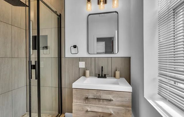 448 N Aberdeen Street 2, Chicago, IL 60642