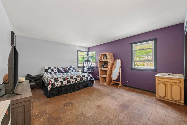 806 Enterprise Street, Buchanan, MI 49107