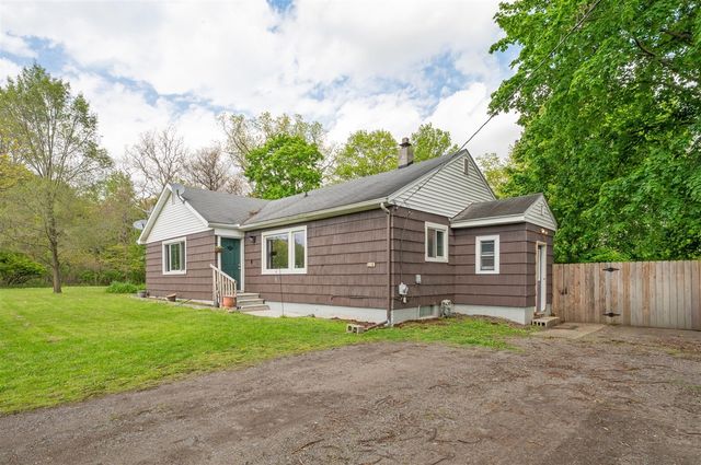 806 Enterprise Street, Buchanan, MI 49107
