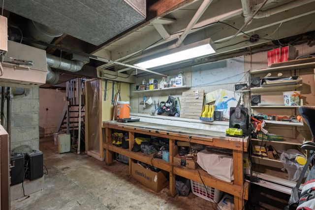806 Enterprise Street, Buchanan, MI 49107