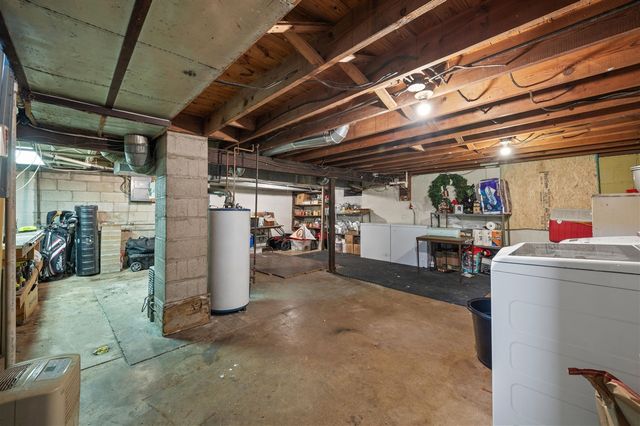 806 Enterprise Street, Buchanan, MI 49107