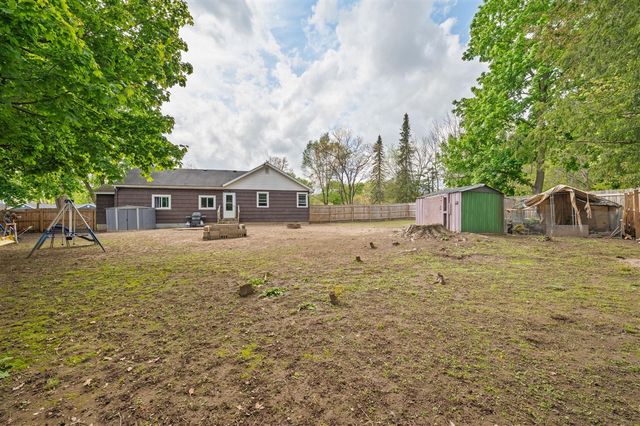 806 Enterprise Street, Buchanan, MI 49107