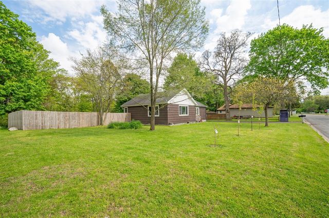 806 Enterprise Street, Buchanan, MI 49107