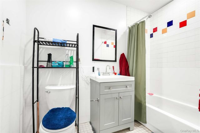 34-46 10th Street, Astoria, NY 11106