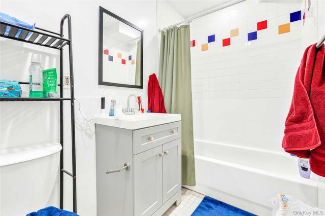 34-46 10th Street, Astoria, NY 11106