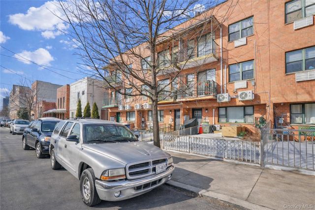 34-46 10th Street, Astoria, NY 11106