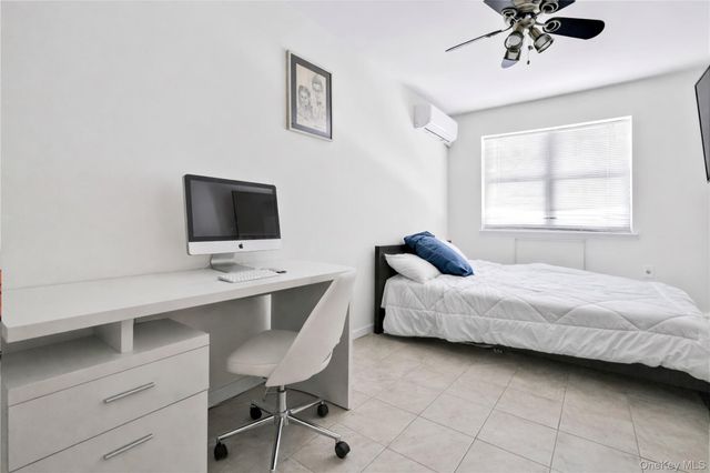 34-46 10th Street, Astoria, NY 11106