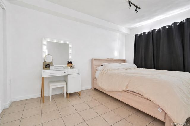 34-46 10th Street, Astoria, NY 11106