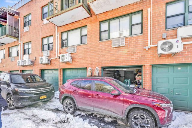 34-46 10th Street, Astoria, NY 11106