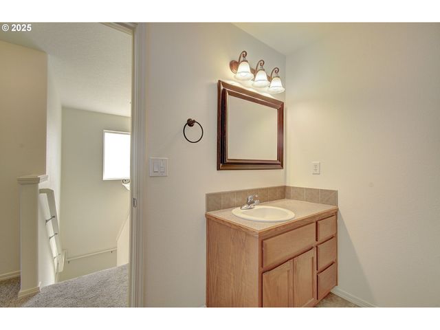 1816 Ne 90TH Cir, Vancouver, WA 98665