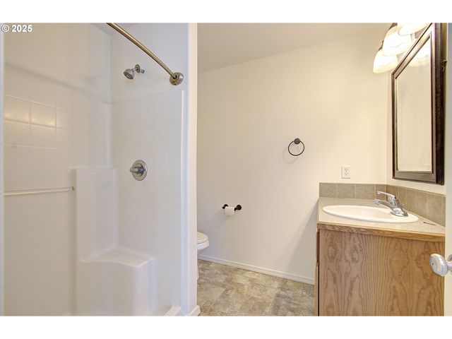 1816 Ne 90TH Cir, Vancouver, WA 98665
