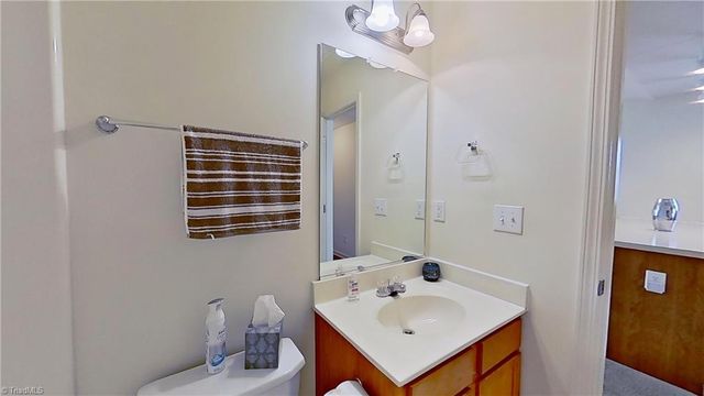 3350 Hyde Place Circle, Winston-salem, NC 27103