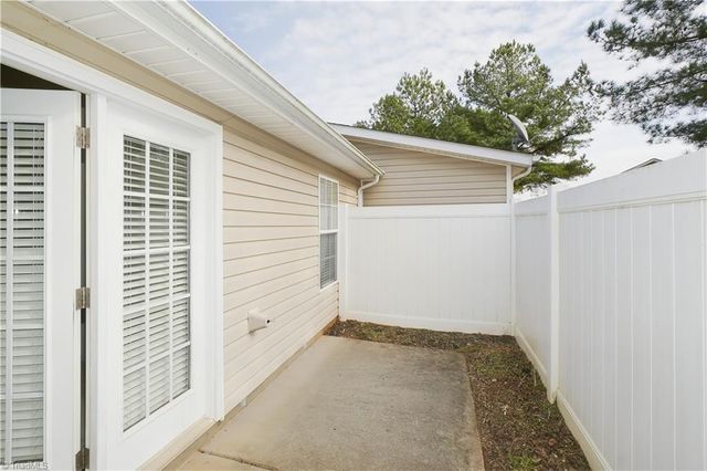 3350 Hyde Place Circle, Winston-salem, NC 27103