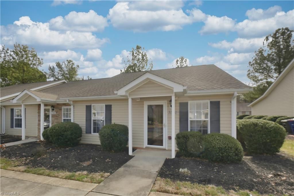 3350 Hyde Place Circle, Winston-salem, NC 27103