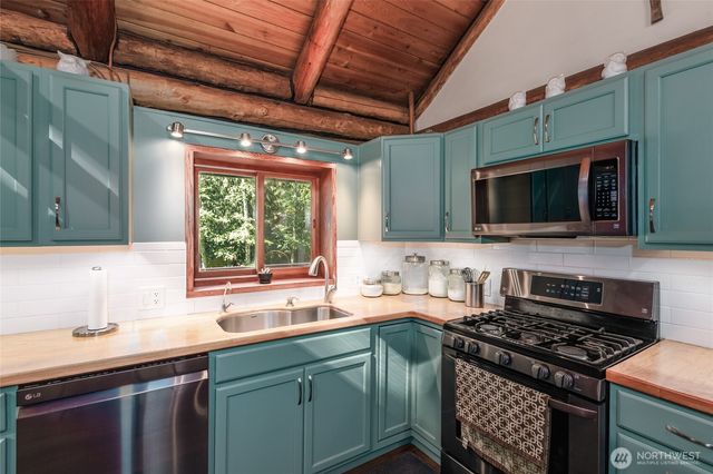 60 Miller Road, Friday Harbor, WA 98250