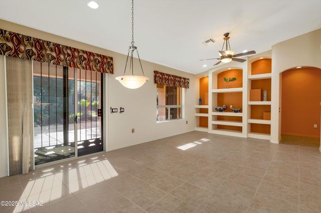 631 W Aspenwood Street, Green Valley, AZ 85614