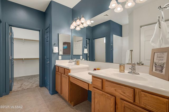 631 W Aspenwood Street, Green Valley, AZ 85614