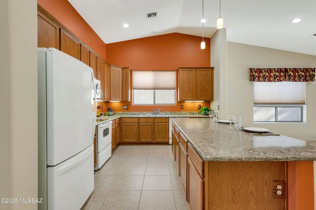 631 W Aspenwood Street, Green Valley, AZ 85614