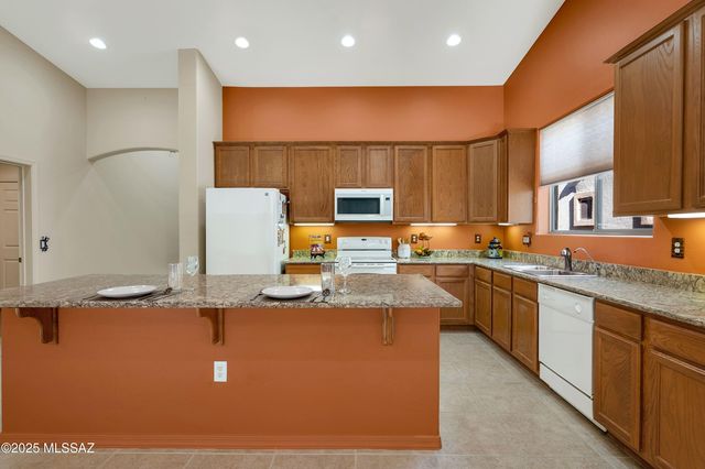 631 W Aspenwood Street, Green Valley, AZ 85614