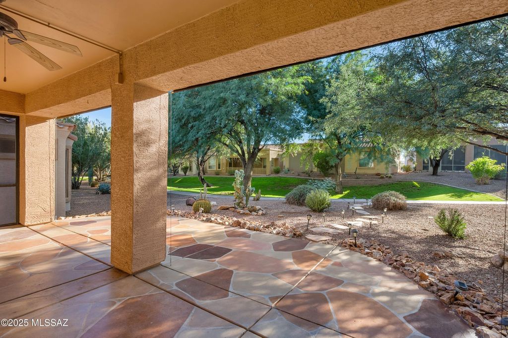 631 W Aspenwood Street, Green Valley, AZ 85614