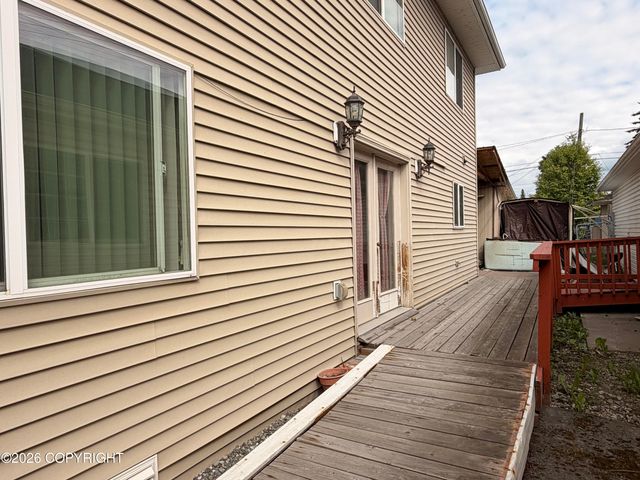 285 Flower Street, Anchorage, AK 99508