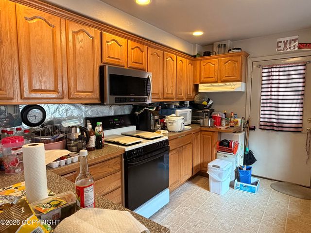 285 Flower Street, Anchorage, AK 99508