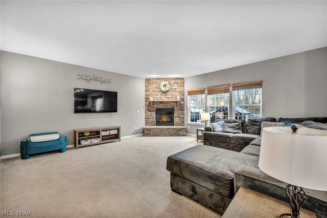 5600 W Longridge Drive, Seven Hills, OH 44131