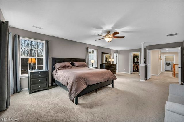 5600 W Longridge Drive, Seven Hills, OH 44131