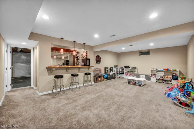 5600 W Longridge Drive, Seven Hills, OH 44131