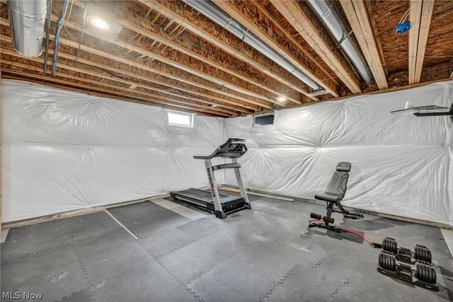 5600 W Longridge Drive, Seven Hills, OH 44131