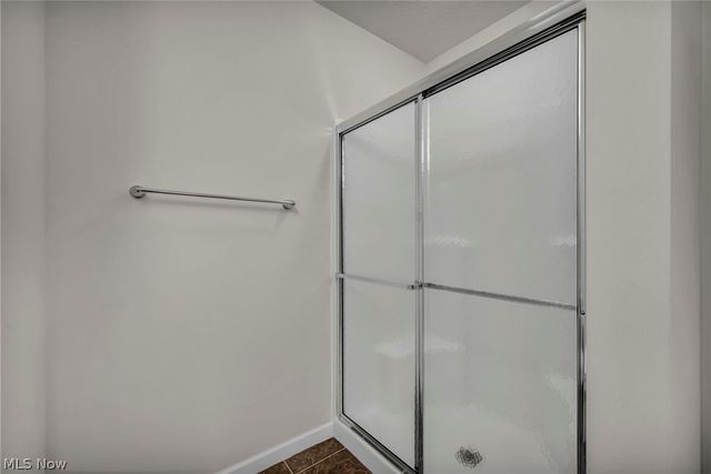 5600 W Longridge Drive, Seven Hills, OH 44131