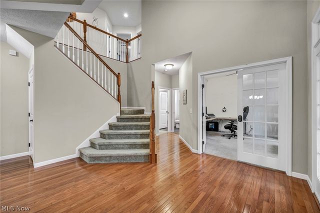 5600 W Longridge Drive, Seven Hills, OH 44131