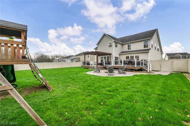 5600 W Longridge Drive, Seven Hills, OH 44131